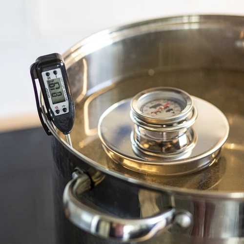 Elektronisk kökstermometer (-50 °C till +300 °C) med fodral, svart - 3