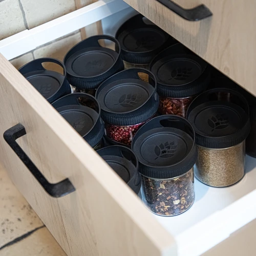 Glasbehållare 350 ml, med lock för upphängning - 8