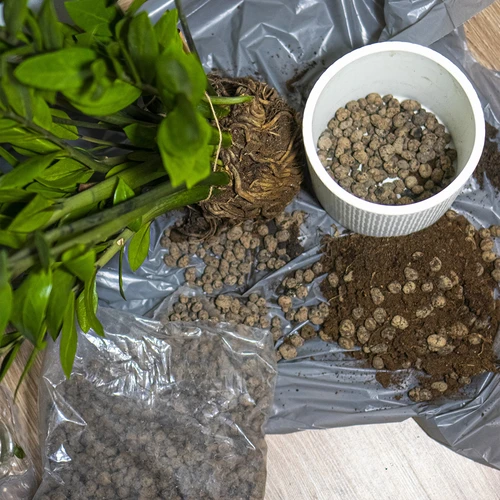 Keramzit för krukväxter, trädgårdsskötsel och skogar i glas 10–20 mm, 4L - 10