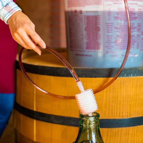 Slang för att hälla av vin med pump - 10