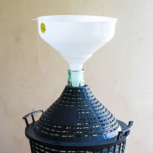 Vit plasttratt Ø 25 cm - 3