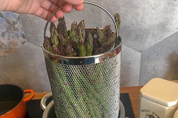 Hur tillagar man grön sparris?
