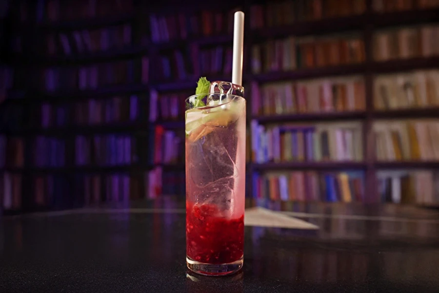 Browin Przepiśnik - Hallonkungen – en elegant mocktail för alla tillfällen