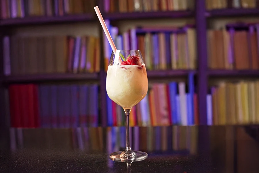 Browin Przepiśnik - Pina NoLada – en exotisk alkoholfri drink